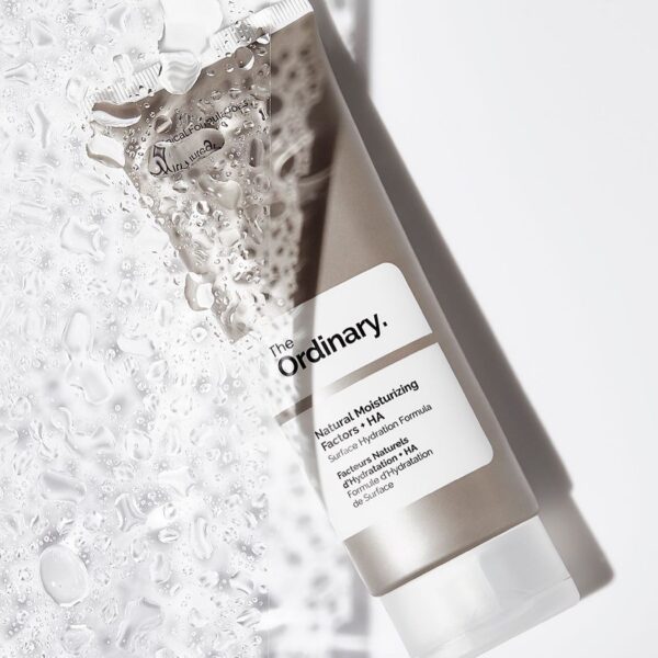 Natural moisturizing factors + ha (crema hidratante con factores hidratantes)